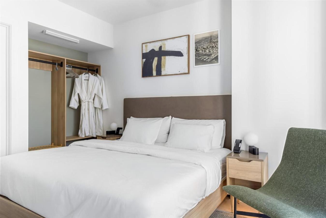 Kaseya Center For 3 People With Pool And Gym. *