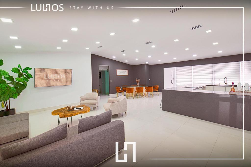 Luxurious With Bbq, Hot Tub, Heated Pool & Wifi - L36 Holiday home