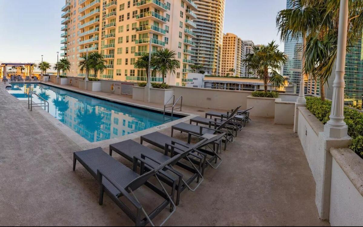 Relax And Stunning View 20th Floor Views Apartment