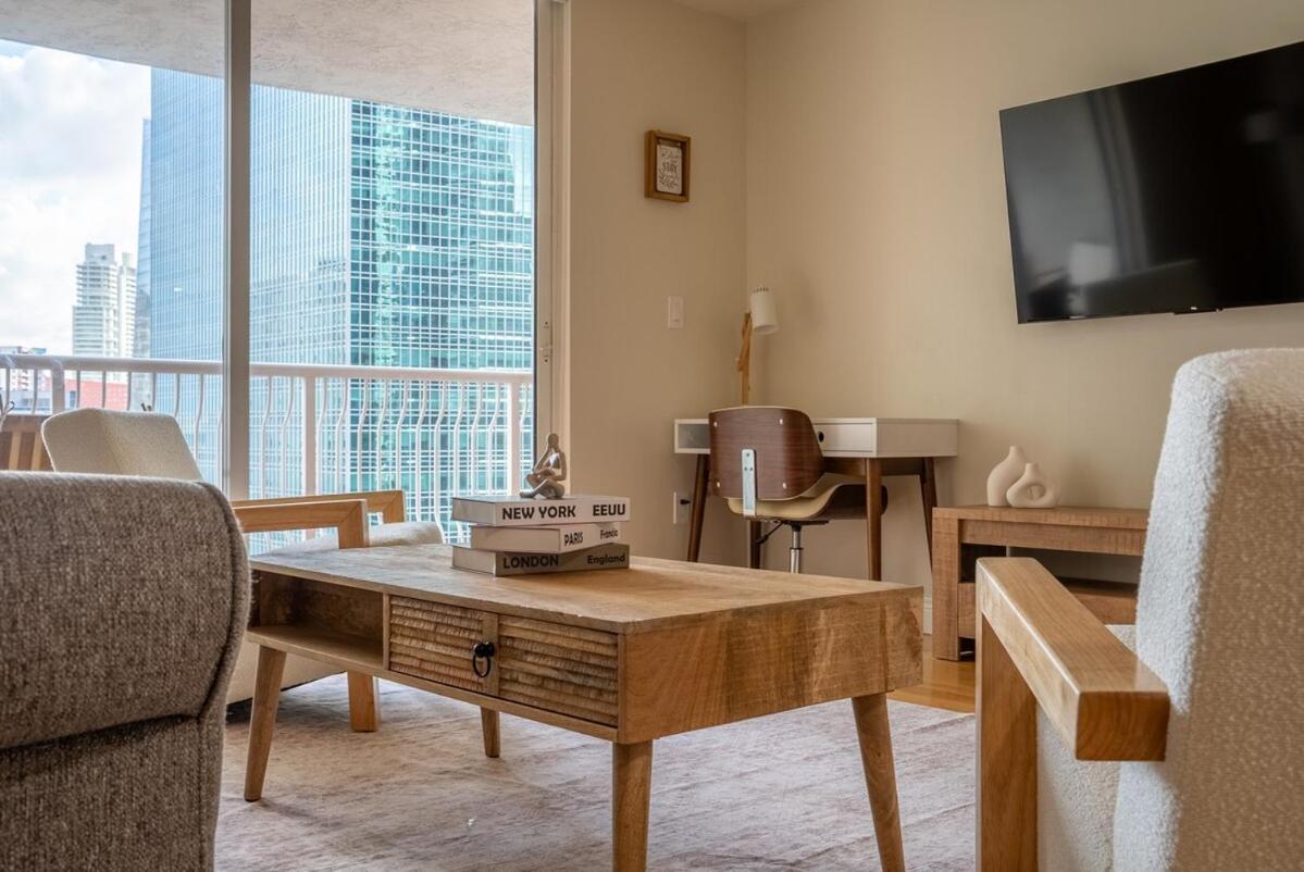 Relax And Stunning View 20th Floor Views
