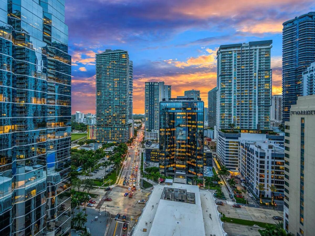 Relax And Stunning View 20th Floor Views Apartment