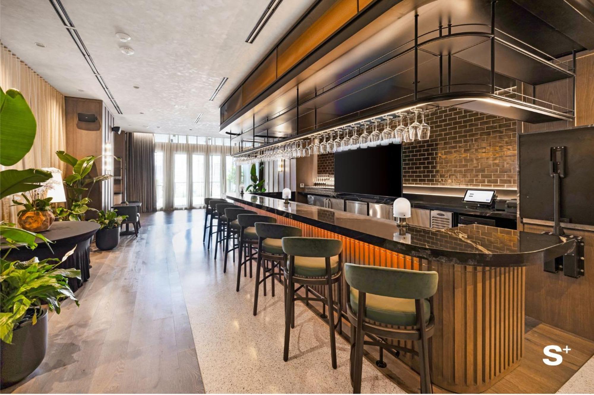 Apartment Luxe Retreat Modern 2-br With Water Views Miami