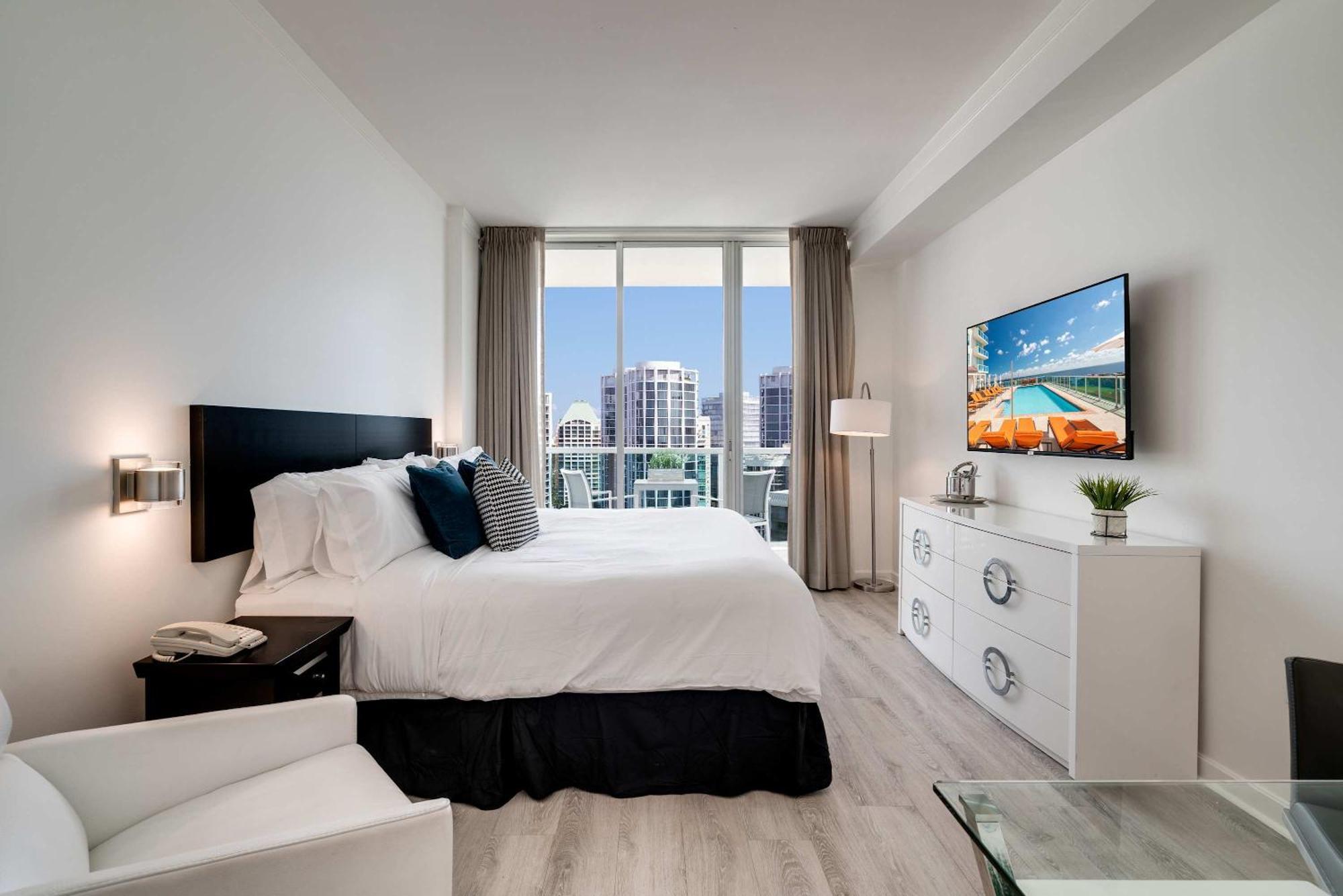 Apartment Cocktails & Coffee With Bay & View Balconies Miami