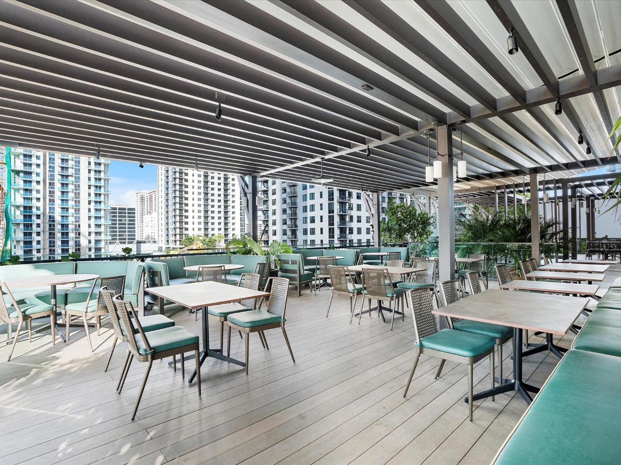 Apartment Private Club Access & Stunning Ocean Views Miami