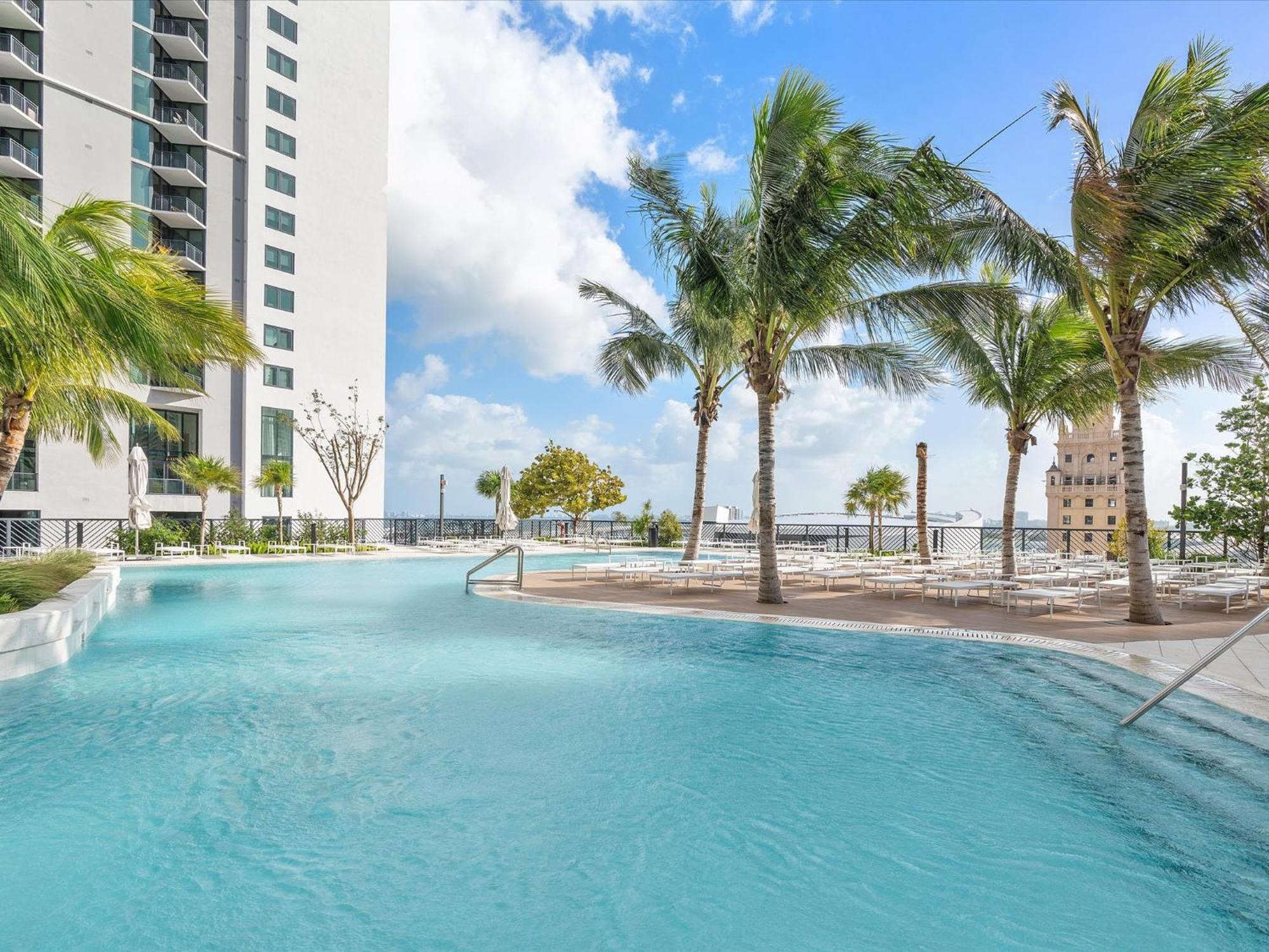Apartment Private Club Access & Stunning Ocean Views