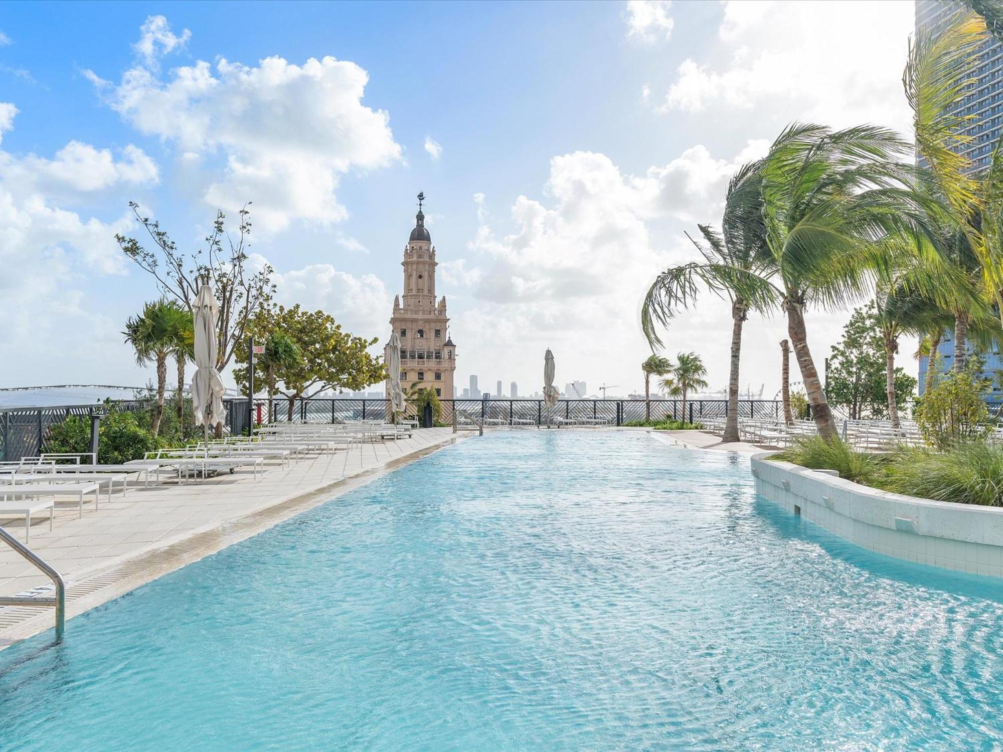 Private Club Access & Stunning Ocean Views Apartment Miami