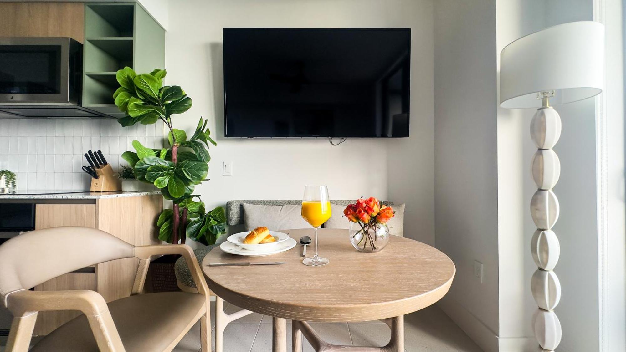 Apartment Private Club Access & Stunning Ocean Views *