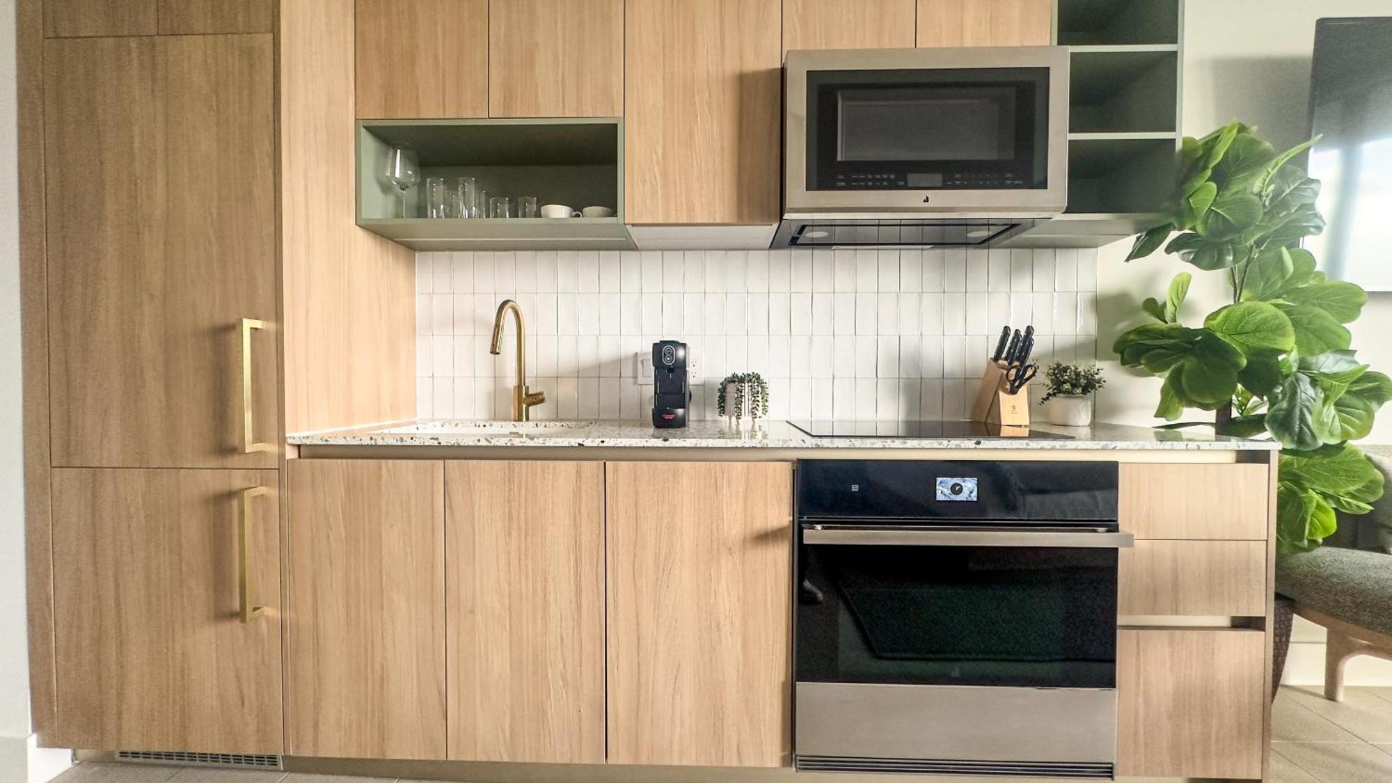 Apartment Private Club Access & Stunning Ocean Views