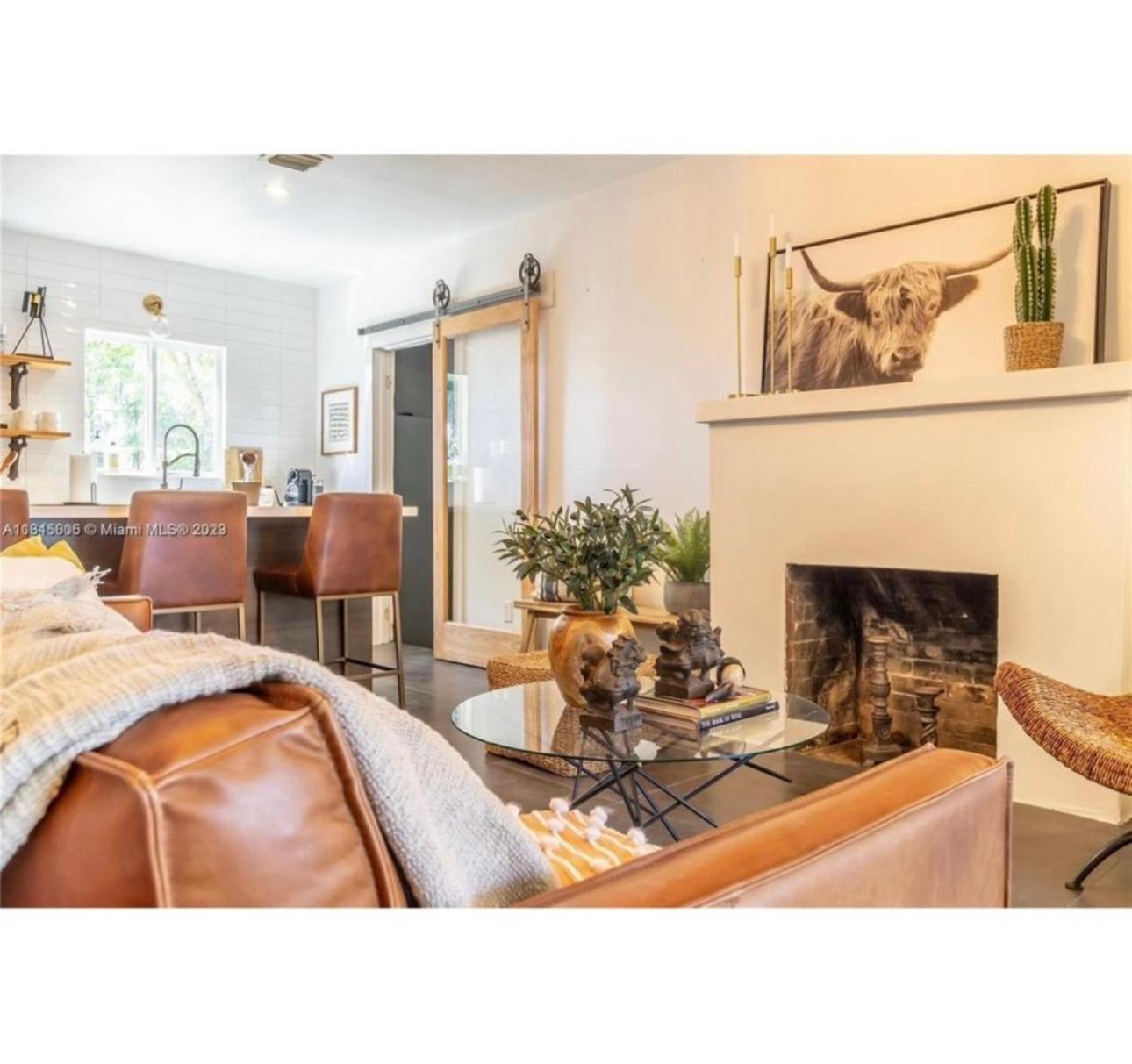 Villa Artsy Oasis: Design District Gem