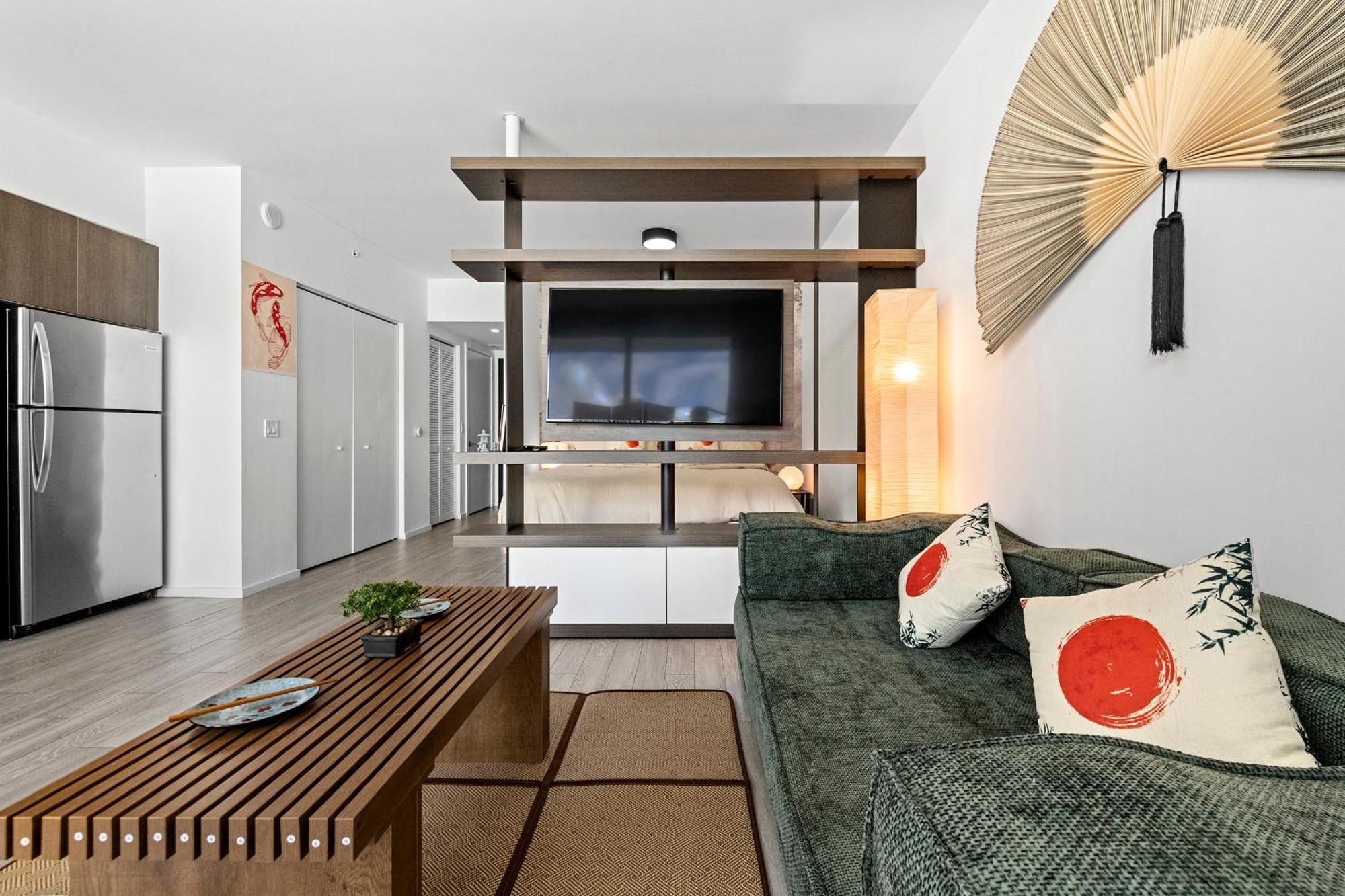 Breezy Luxury Residences - Near Kaseya Center Apartment Miami