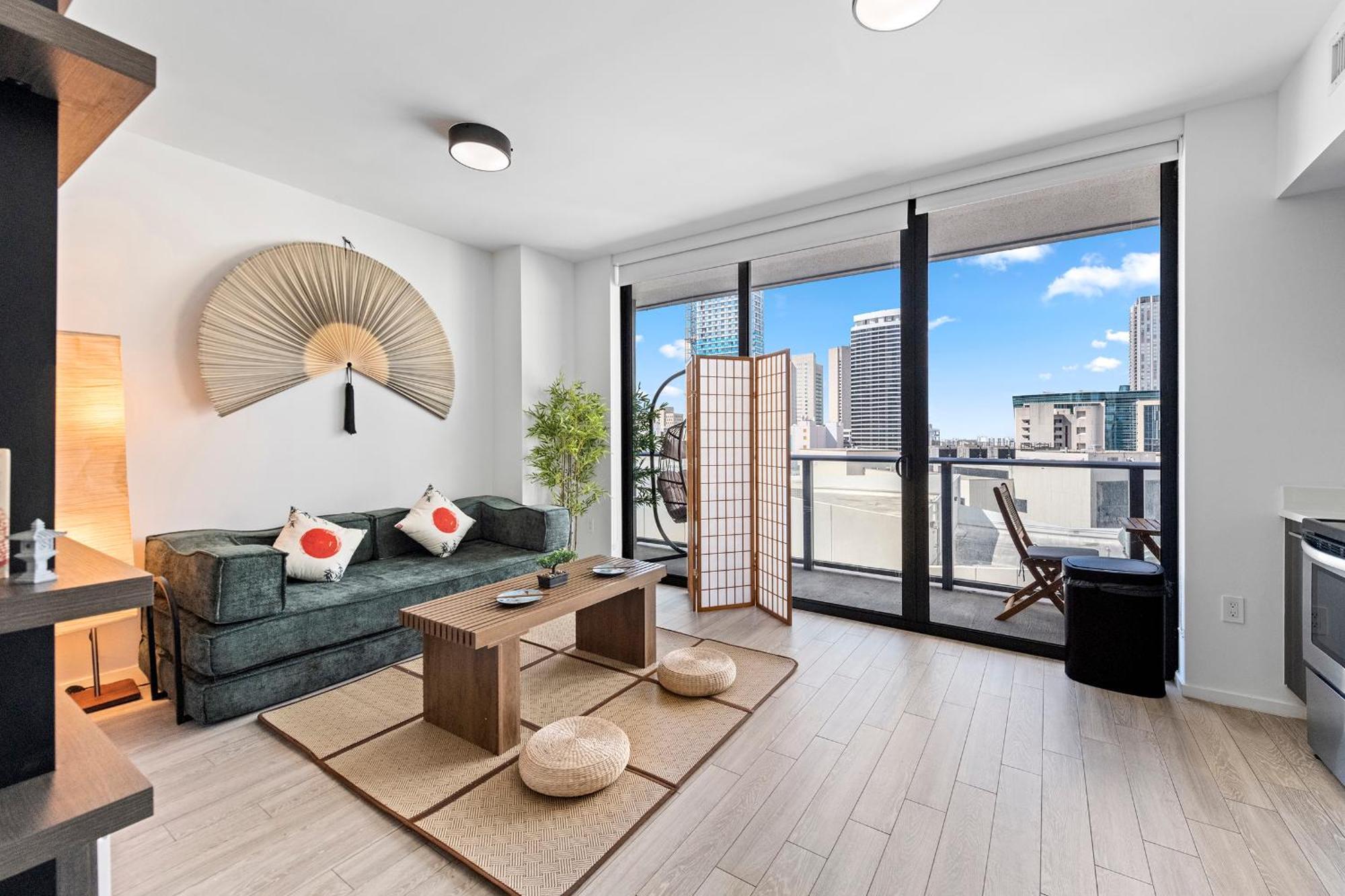 Apartment Breezy Luxury Residences - Near Kaseya Center