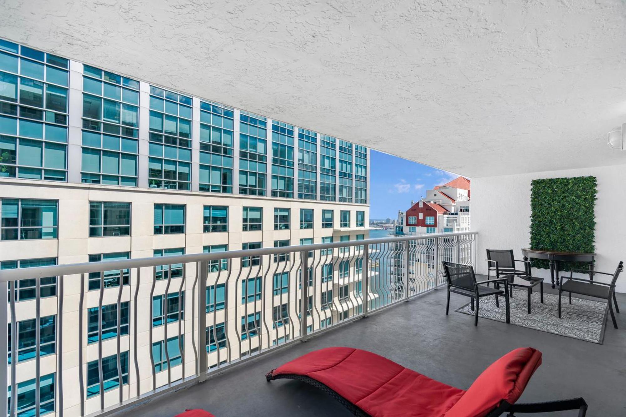 Stylish And Minimalist W Highlights Amenities!