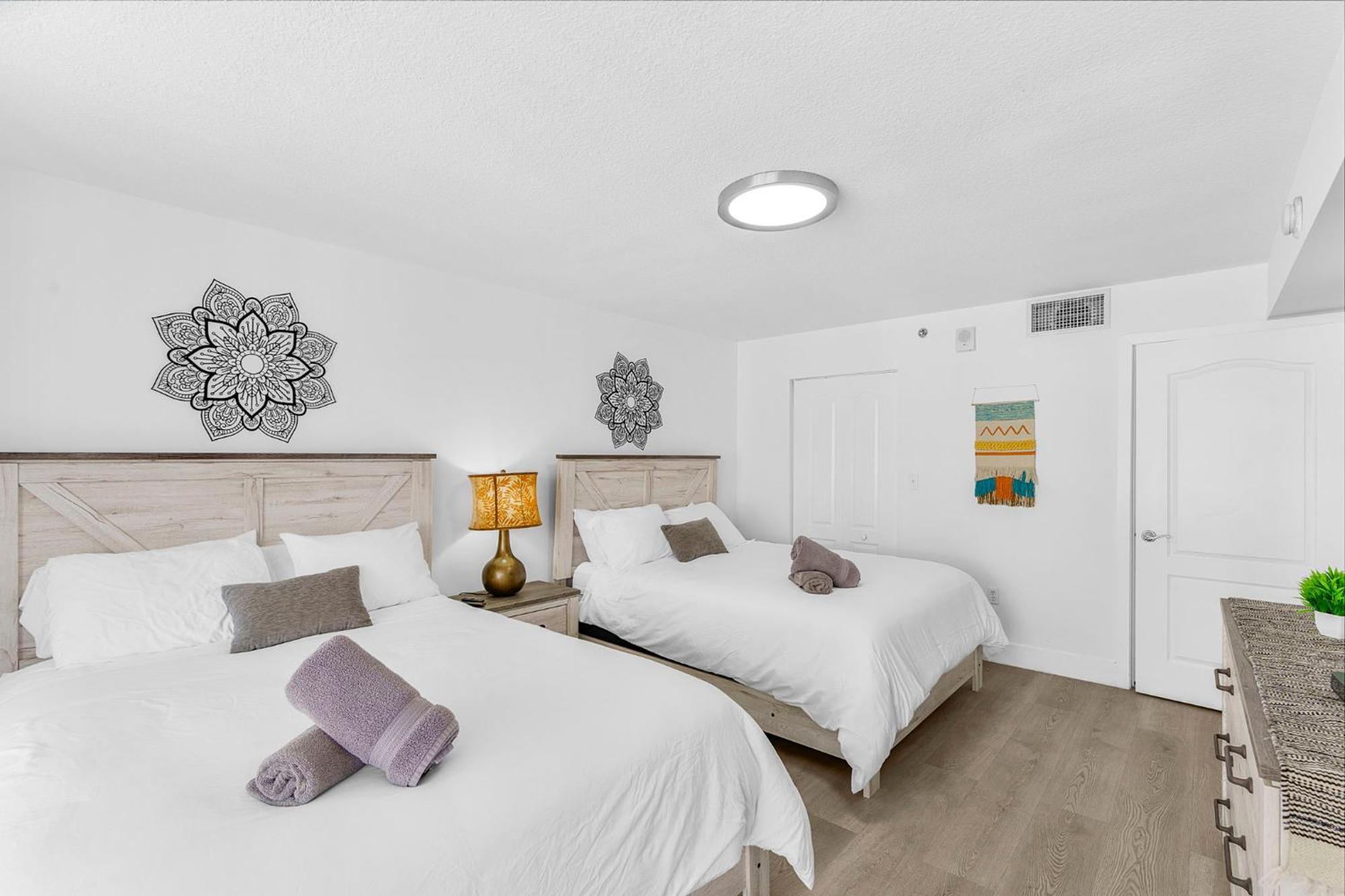 Stylish And Minimalist W Highlights Amenities! Apartment *