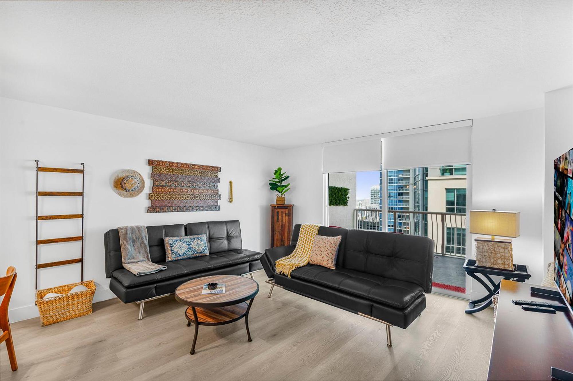 Stylish And Minimalist W Highlights Amenities! Apartment *