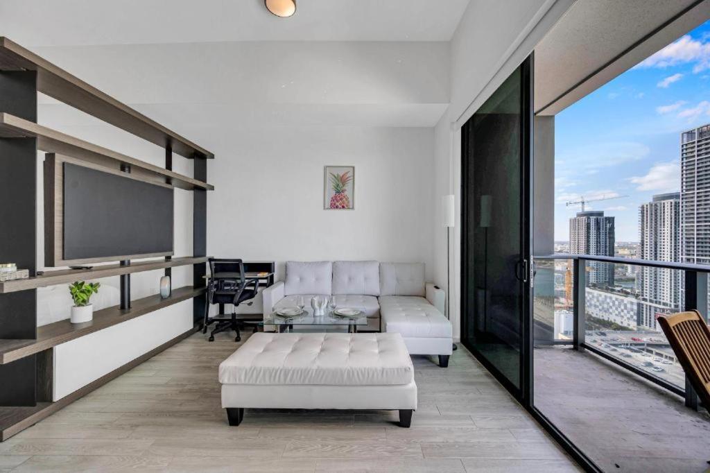 Luxury Downtown Apartment *