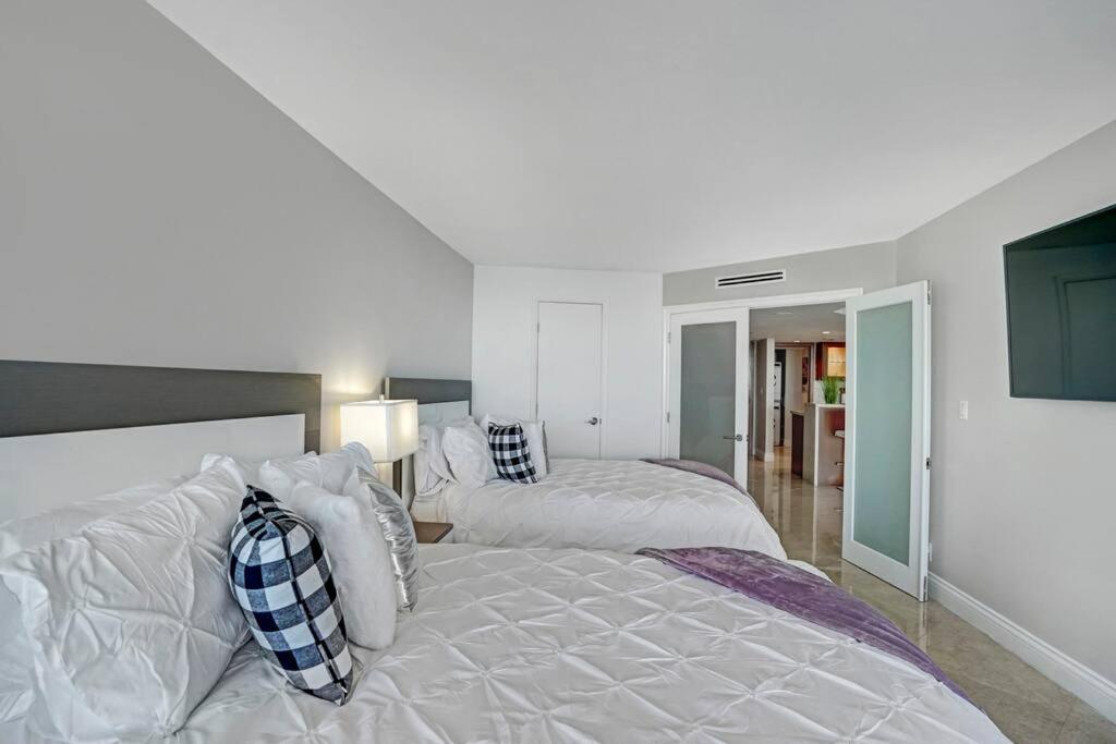 Only In My Dreams! Direct Water View Luxury Apartment Miami