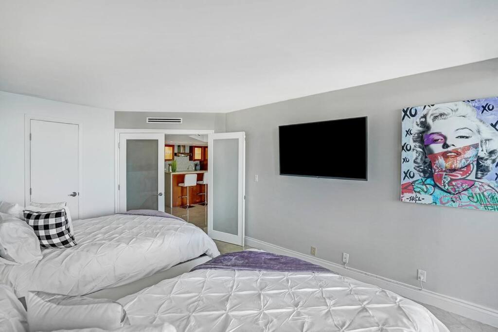 Apartment Only In My Dreams! Direct Water View Luxury *