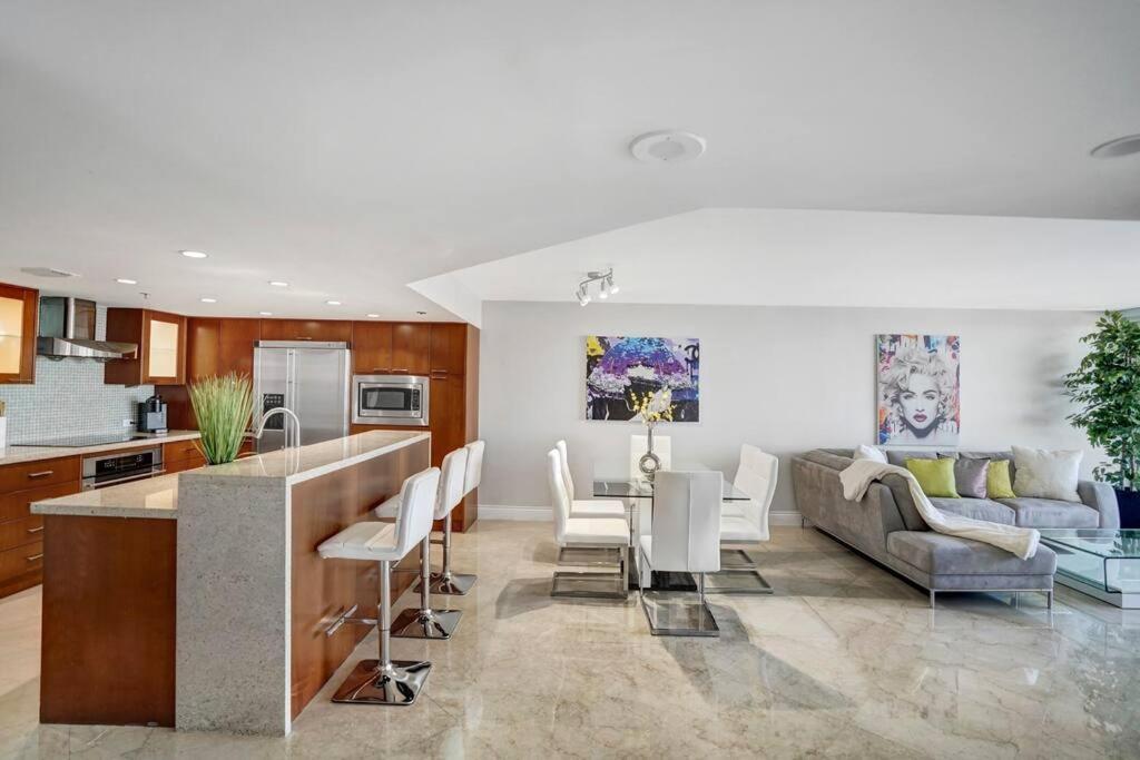 Only In My Dreams! Direct Water View Luxury * Miami