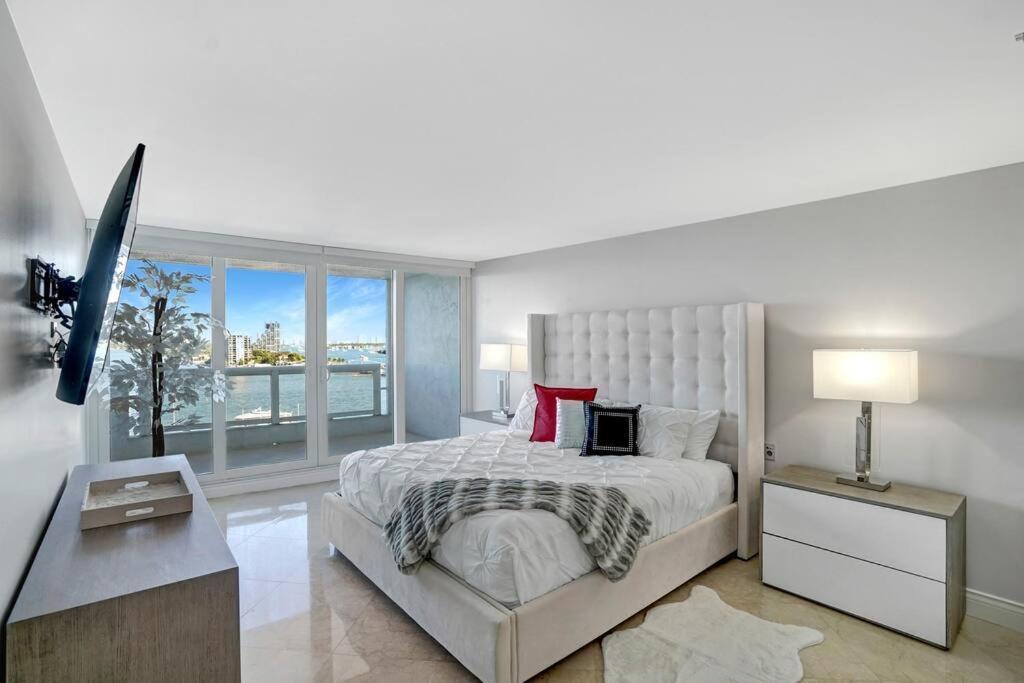 Apartment Only In My Dreams! Direct Water View Luxury