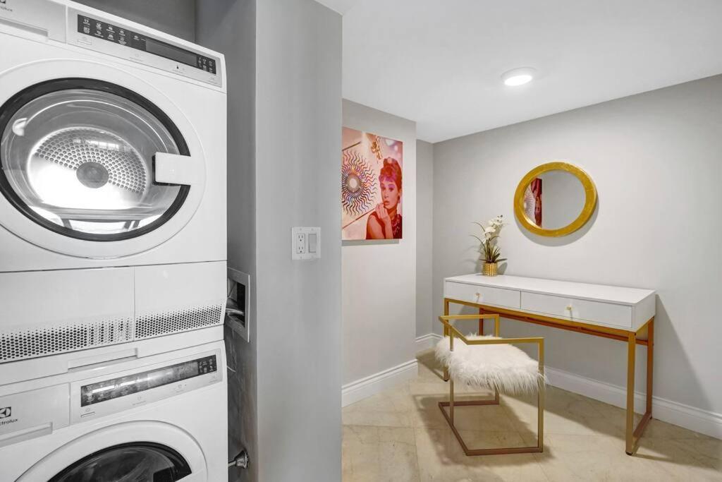 Apartment Only In My Dreams! Direct Water View Luxury *