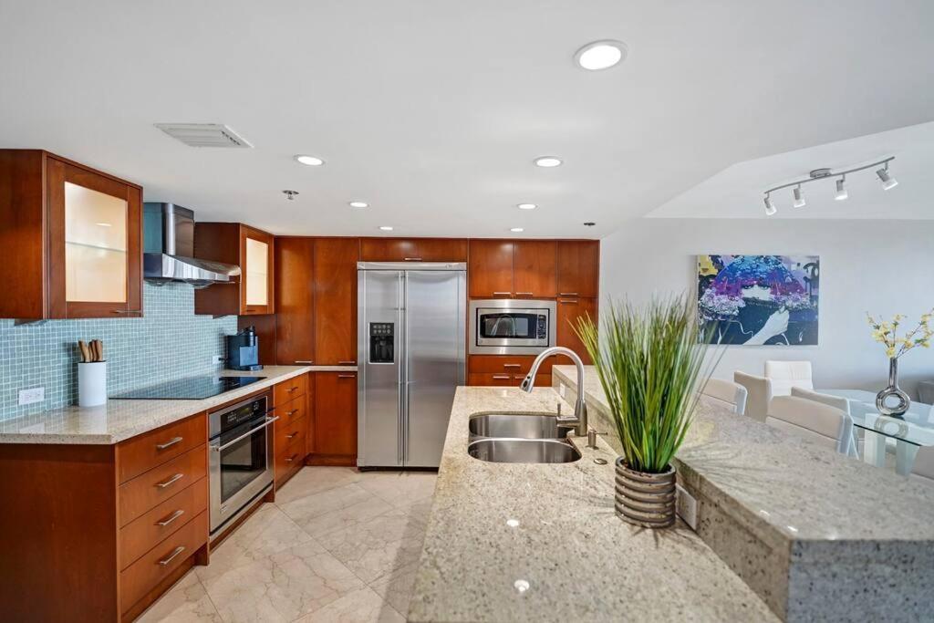 Only In My Dreams! Direct Water View Luxury * Miami