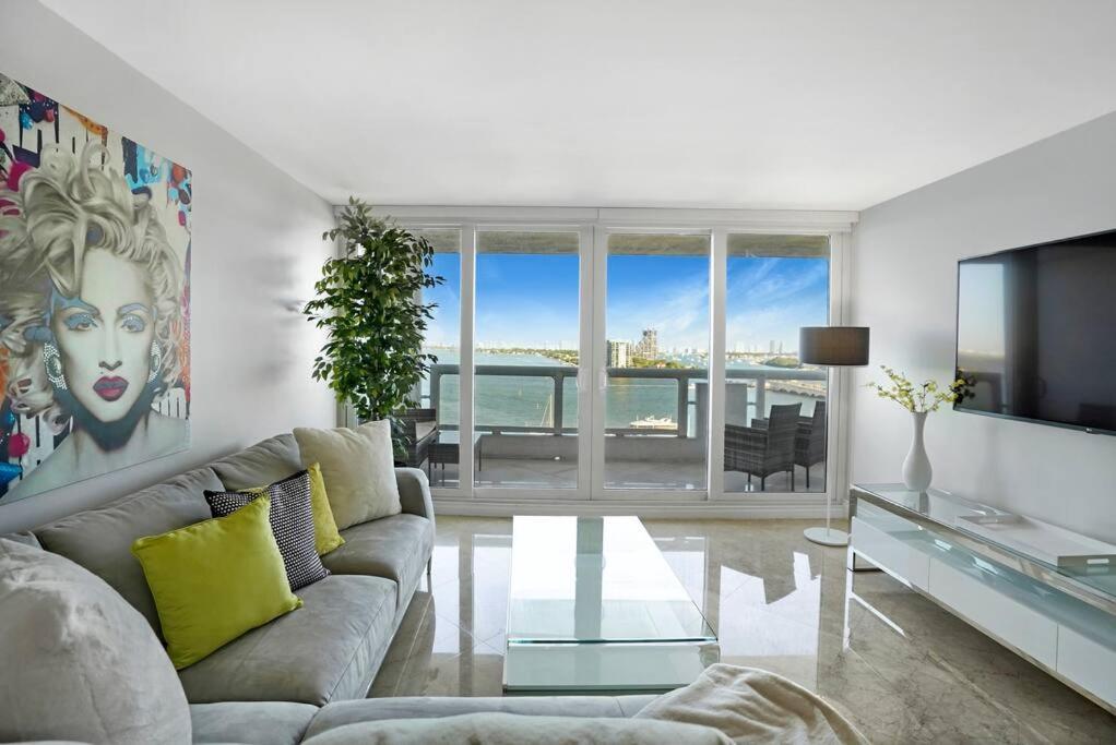 Apartment Only In My Dreams! Direct Water View Luxury