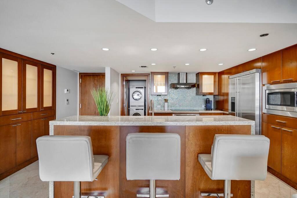 Only In My Dreams! Direct Water View Luxury Apartment