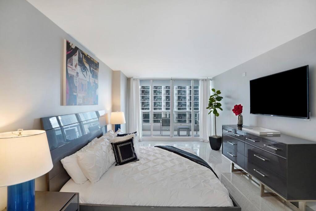 Apartment Calypso - Gorgeous Renovated Spacious Condo! *