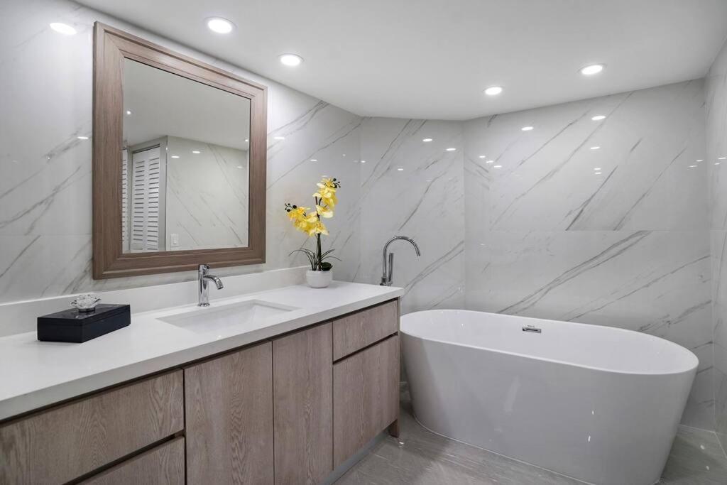 Calypso - Gorgeous Renovated Spacious Condo! Apartment *