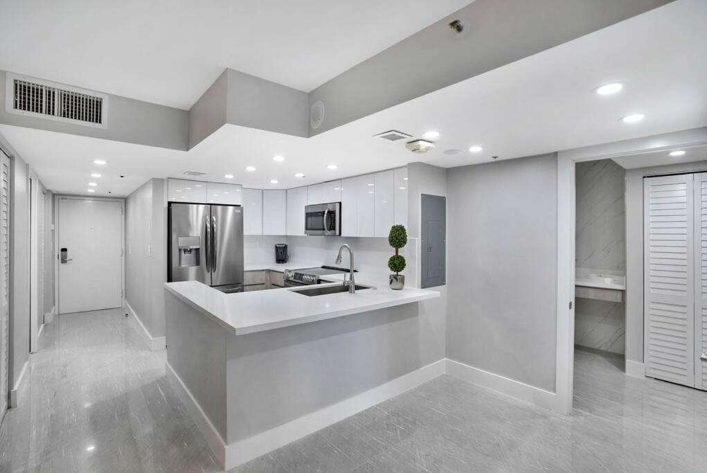 Apartment Calypso - Gorgeous Renovated Spacious Condo! *