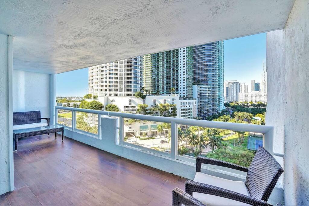 Apartment Vibes! Biscayne Bay Water And Park Views! Miami