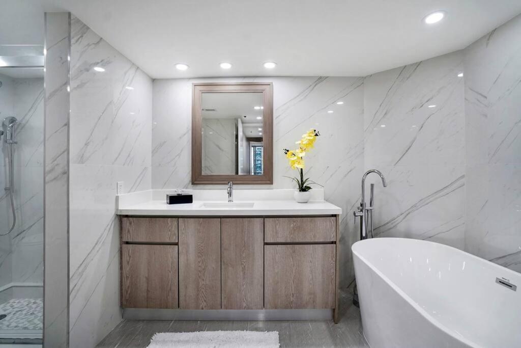 Calypso - Gorgeous Renovated Spacious Condo!