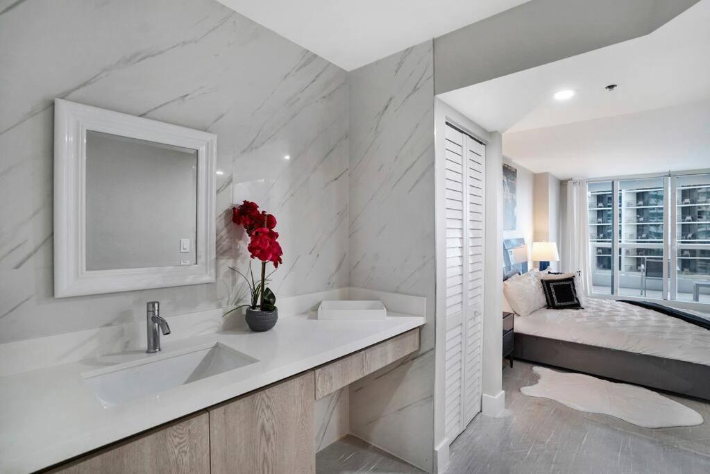 Calypso - Gorgeous Renovated Spacious Condo! Apartment
