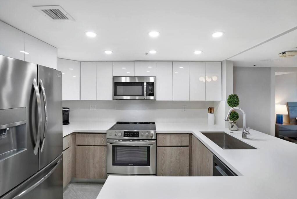 Apartment Calypso - Gorgeous Renovated Spacious Condo!