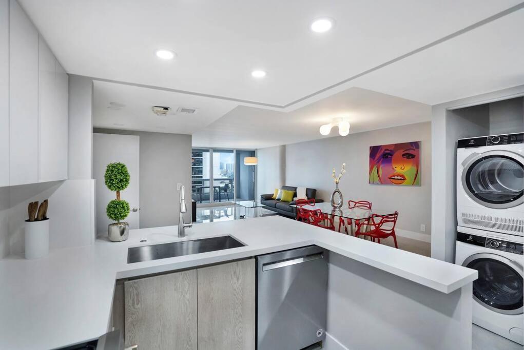 Apartment Calypso - Gorgeous Renovated Spacious Condo! *