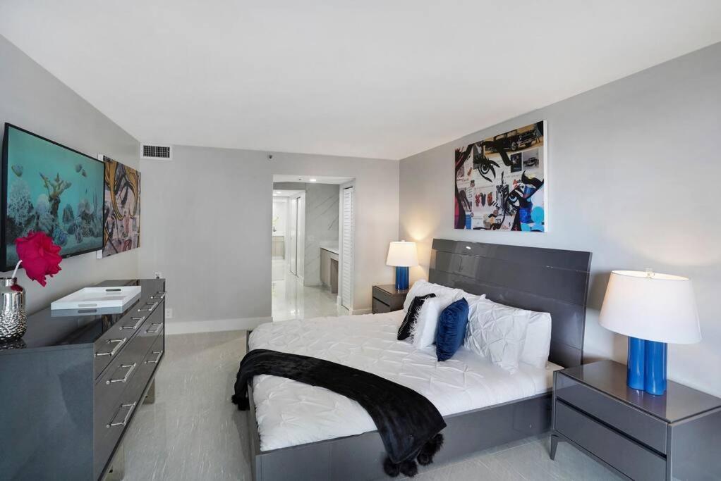 Calypso - Gorgeous Renovated Spacious Condo! * Miami