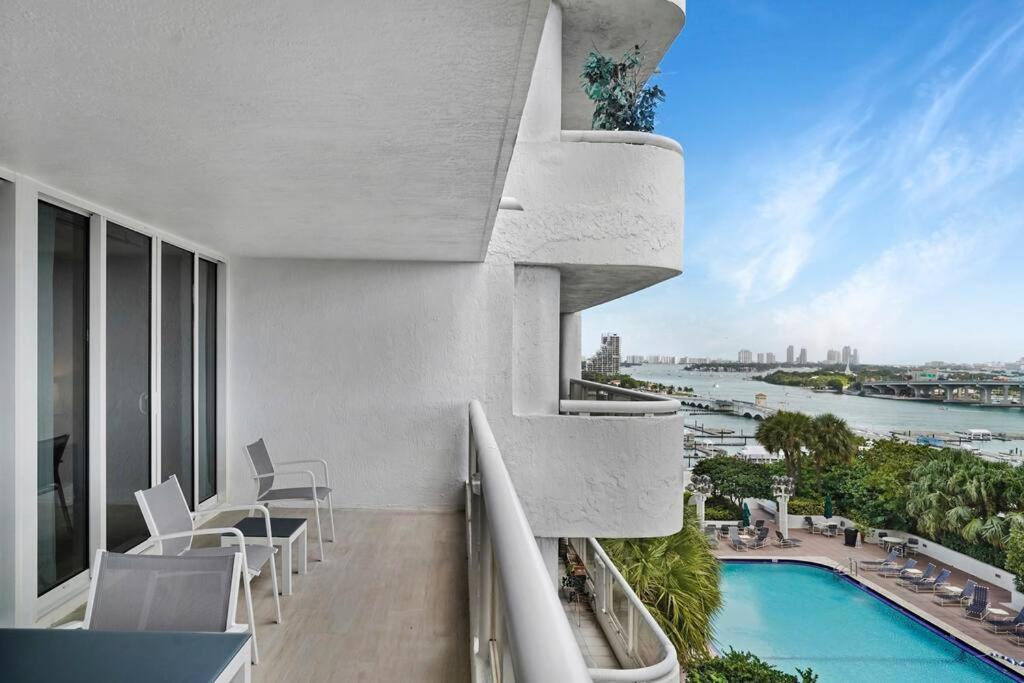 Calypso - Gorgeous Renovated Spacious Condo! Apartment Miami