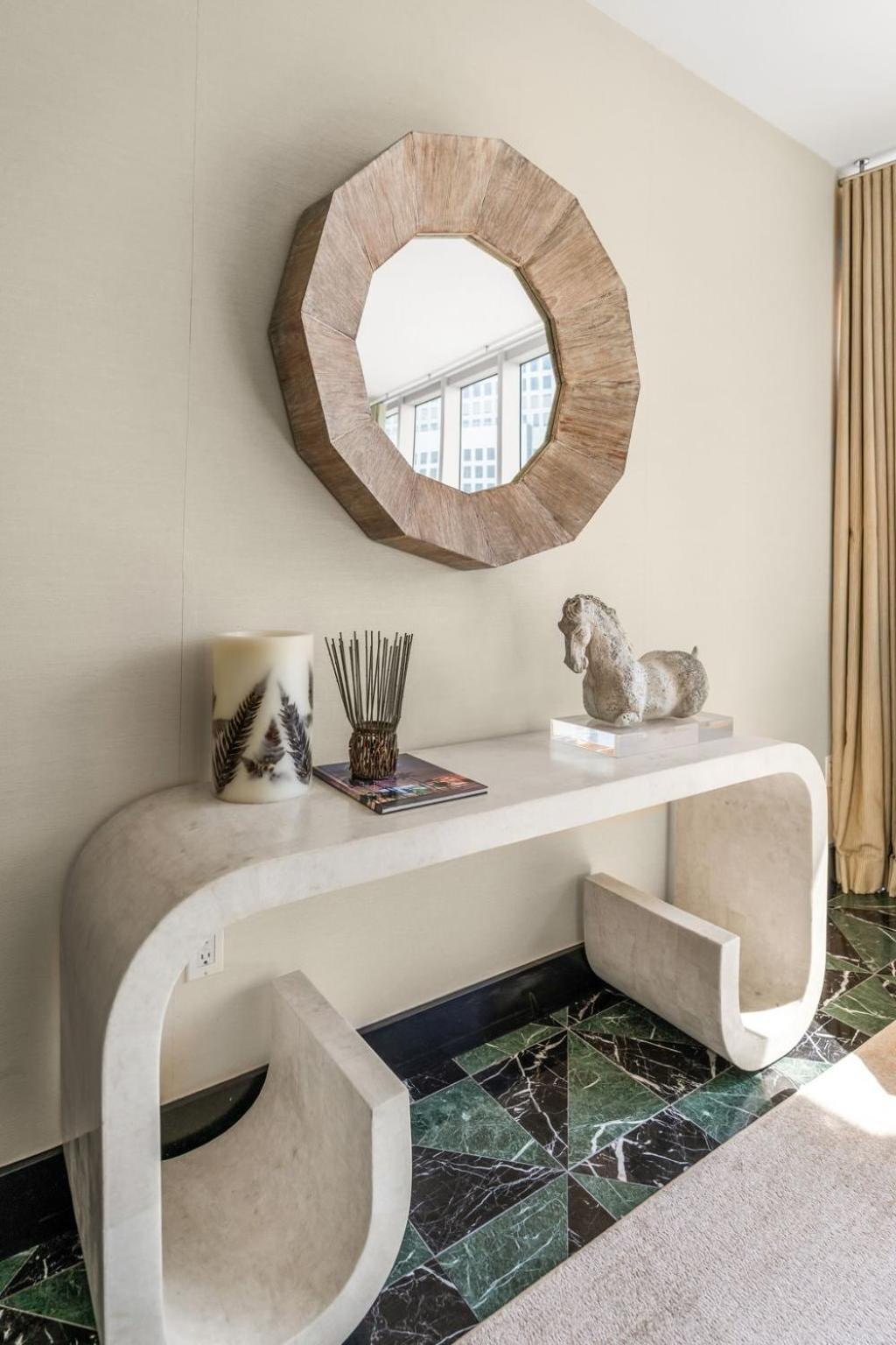 Apartment Stunning At Icon With Bay Views-pool-gym-spa Miami