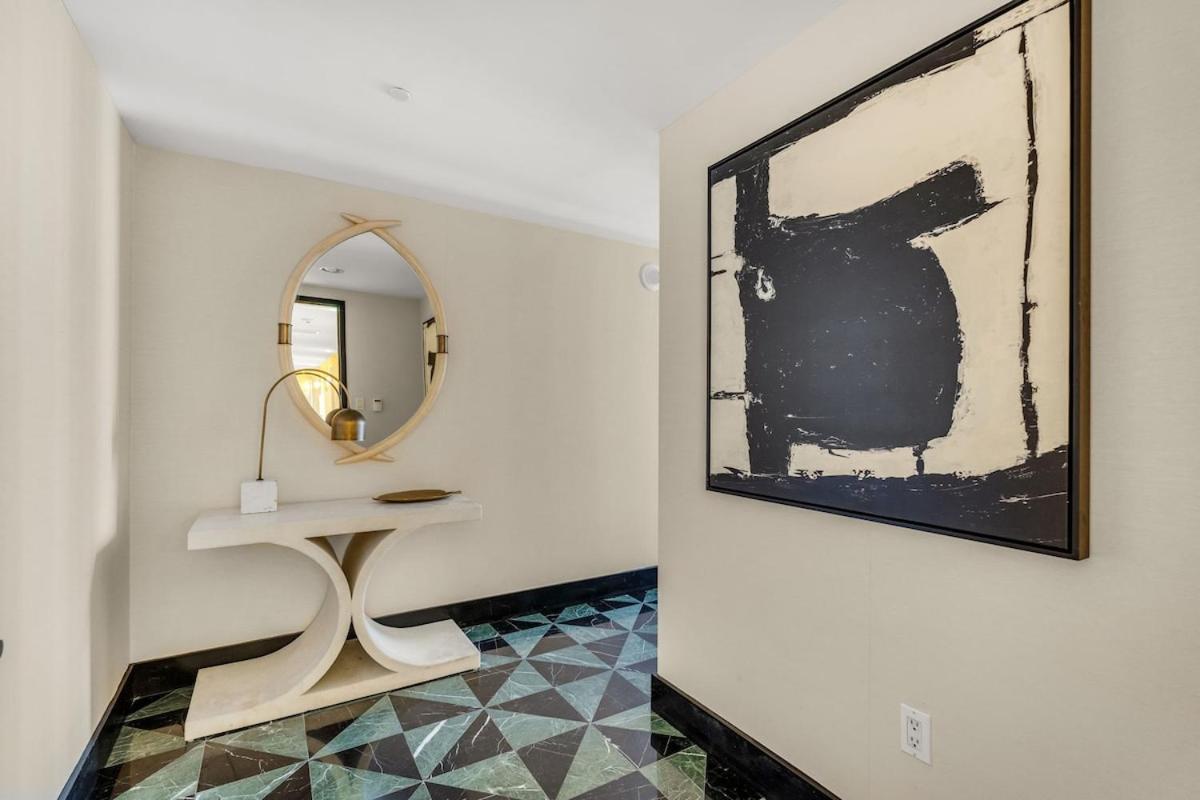 Stunning At Icon With Bay Views-pool-gym-spa *