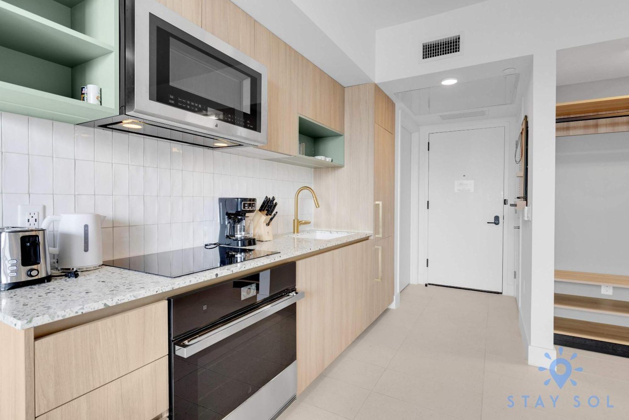 Stylish - Amazing Amenities & Pool