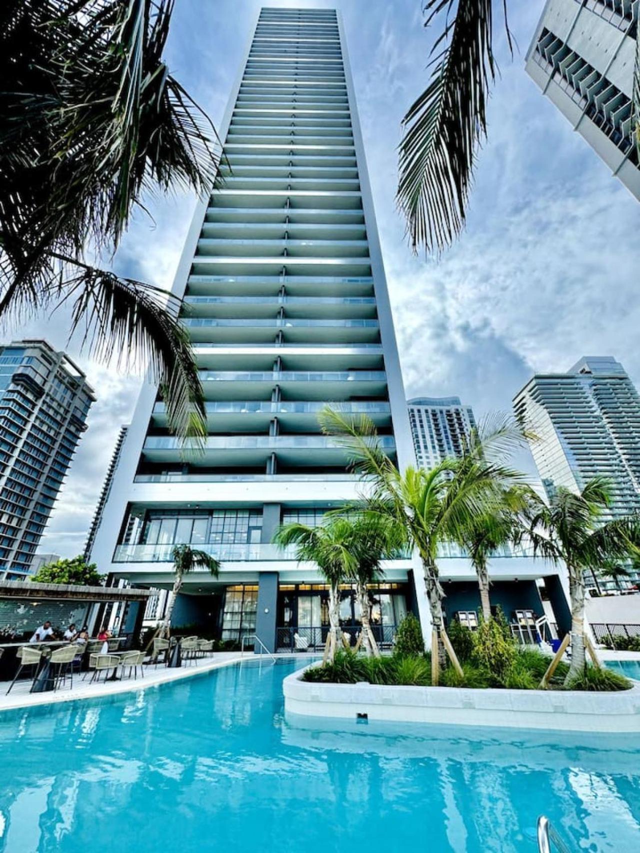 48th Floor Ph Collection 1 Bd Brand New Downtown Apartment