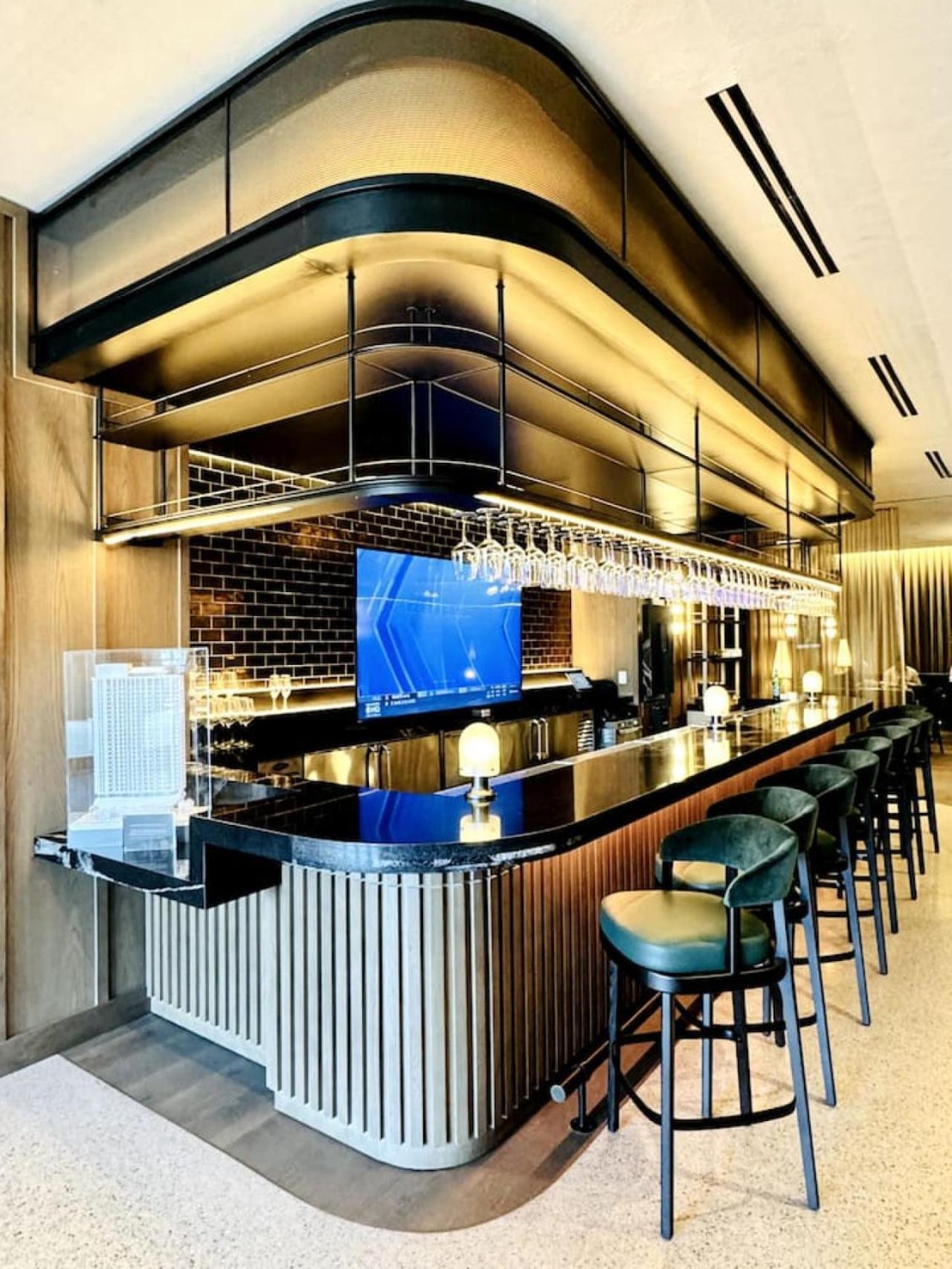 48th Floor Ph Collection 1 Bd Brand New Downtown Miami
