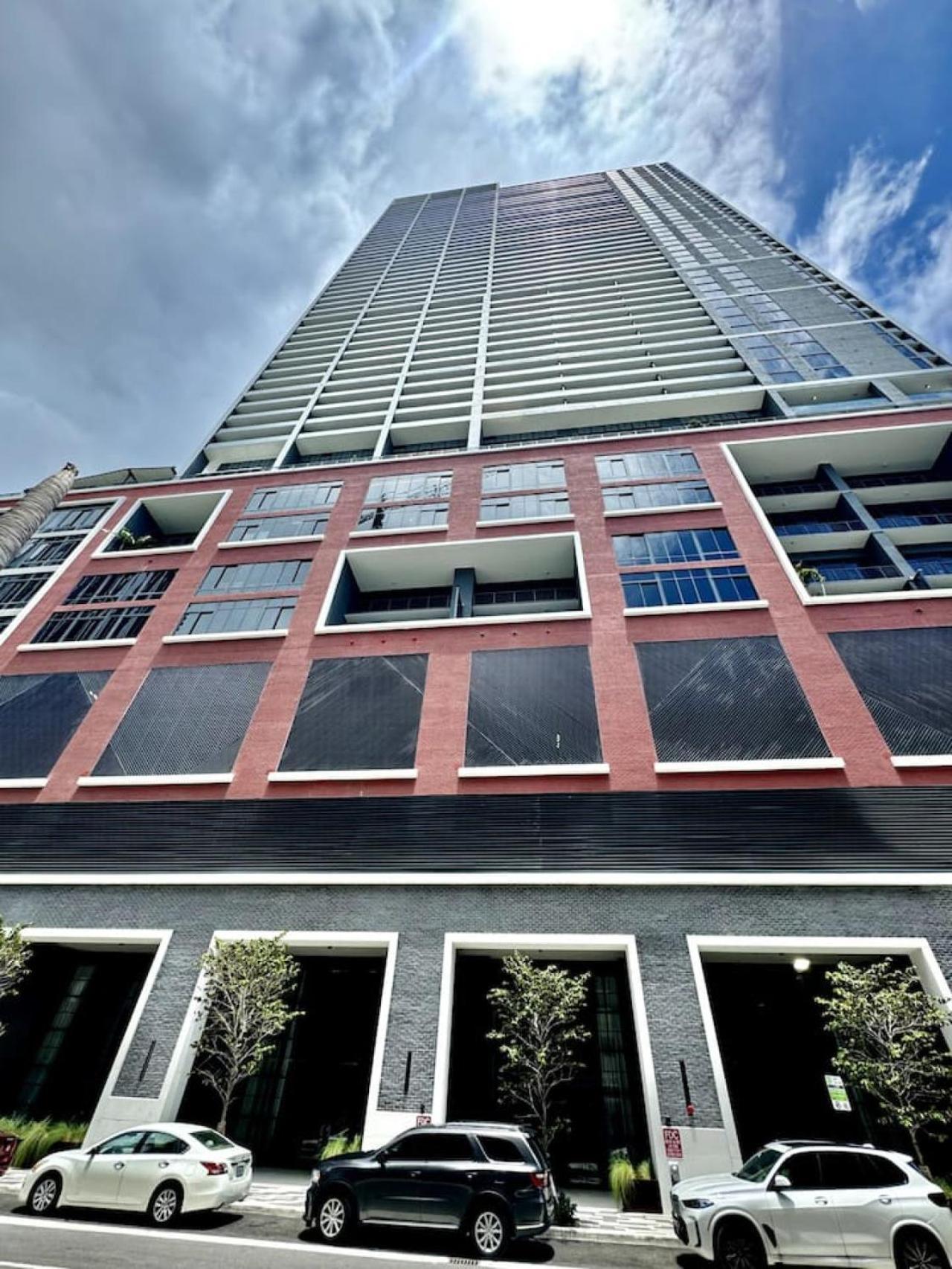 48th Floor Ph Collection 1 Bd Brand New Downtown * Miami