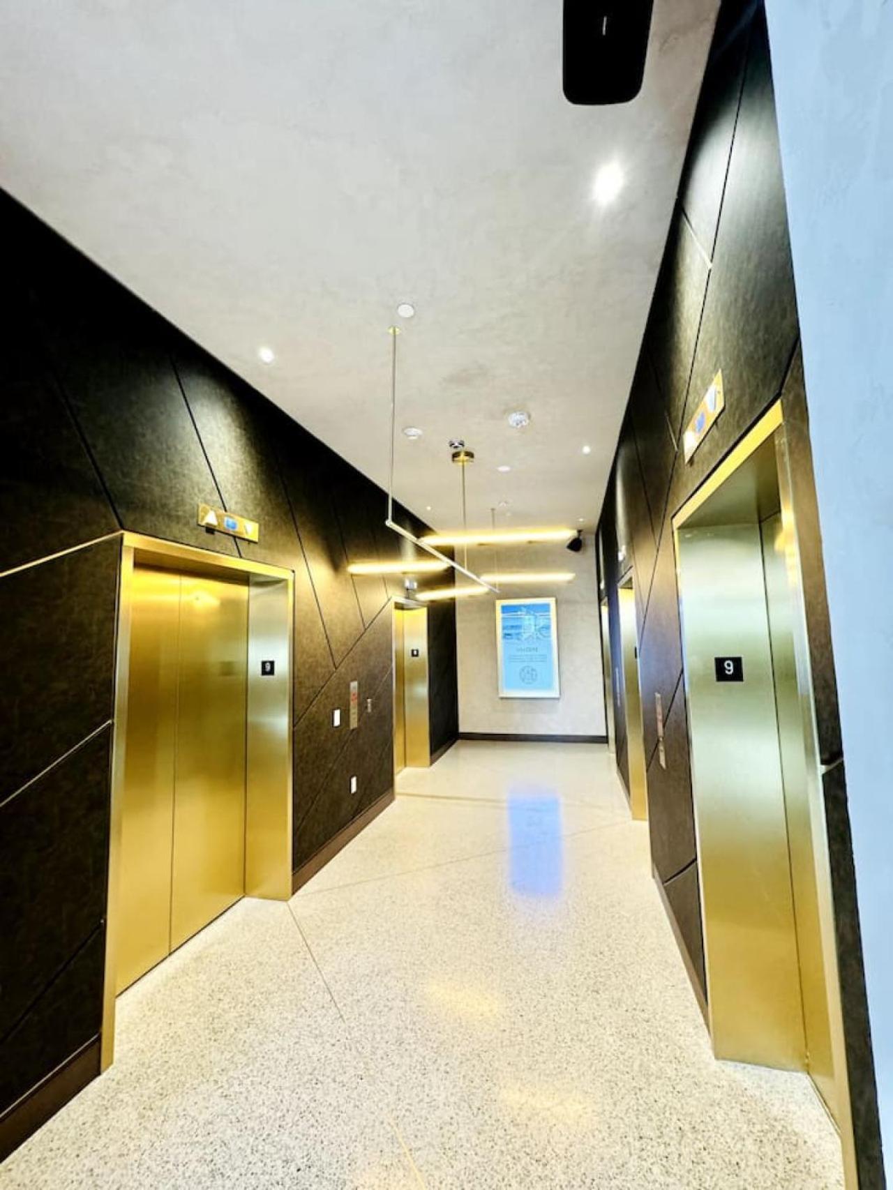 48th Floor Ph Collection 1 Bd Brand New Downtown Miami