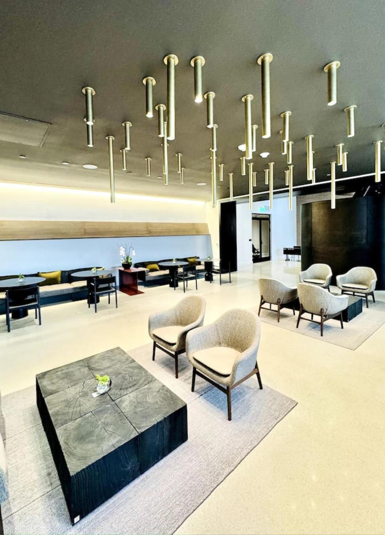 48th Floor Ph Collection 1 Bd Brand New Downtown