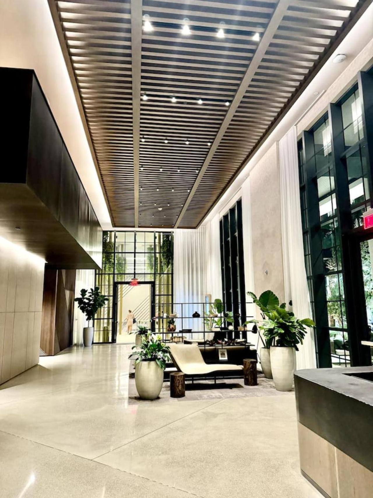 48th Floor Ph Collection 1 Bd Brand New Downtown Apartment *