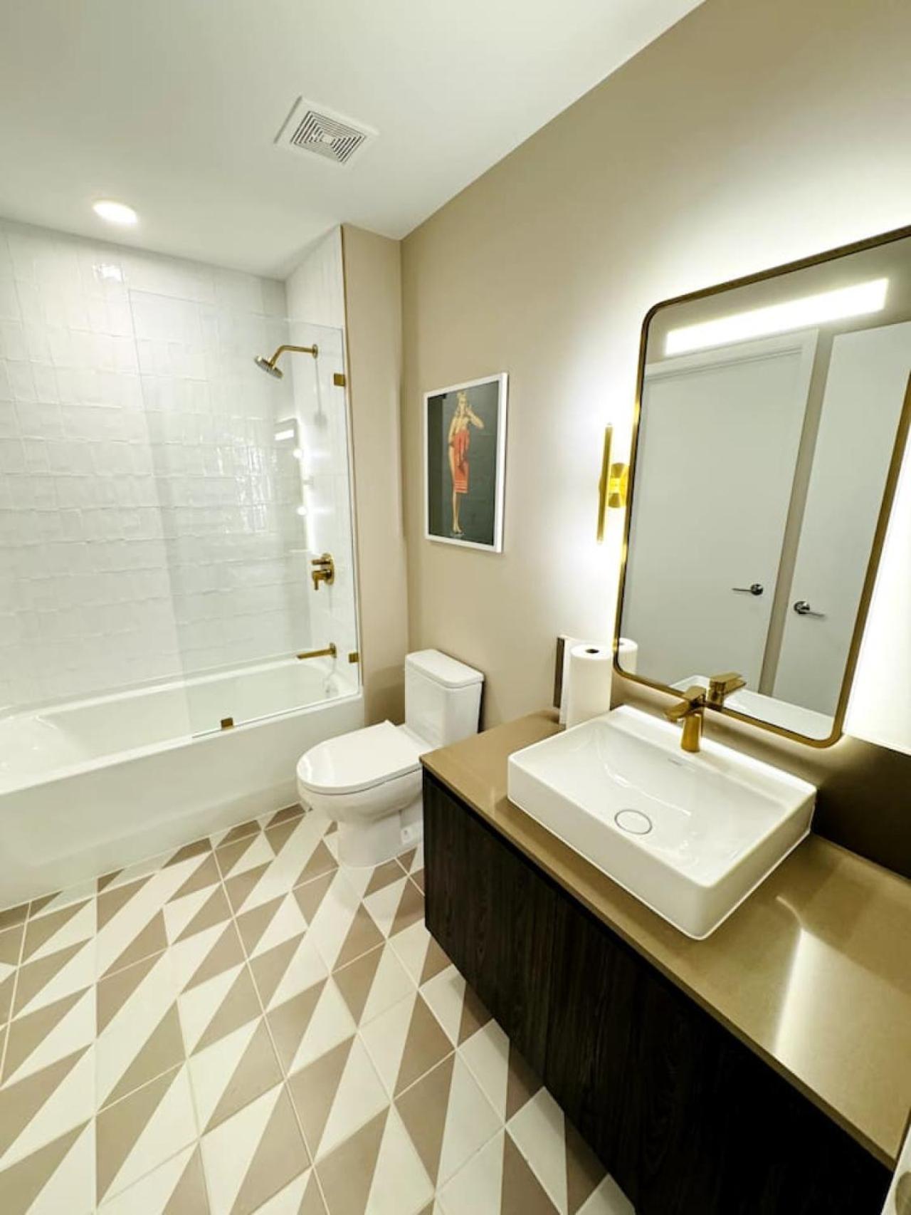 48th Floor Ph Collection 1 Bd Brand New Downtown Apartment *