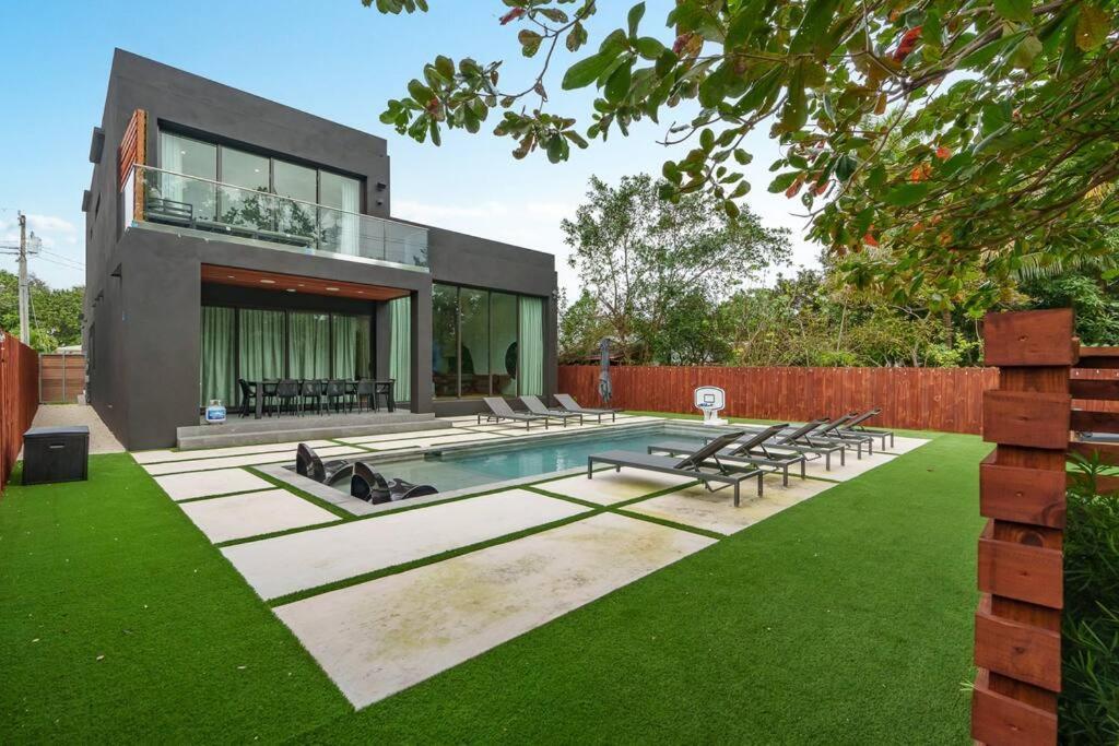 Holiday home New Build Huge Open Heated Pool