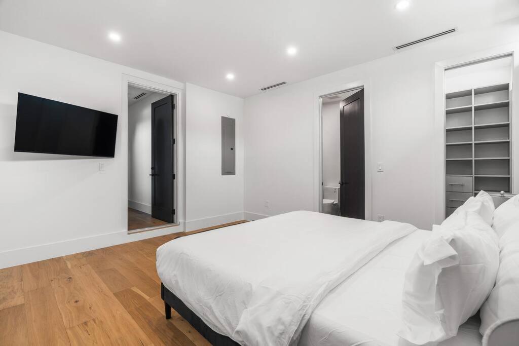 New Build Huge Open Heated Pool * Miami