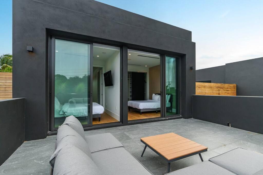 New Build Huge Open Heated Pool Holiday home